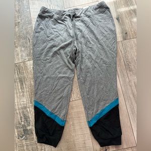 Avenue leisure jogger NWT 18/20